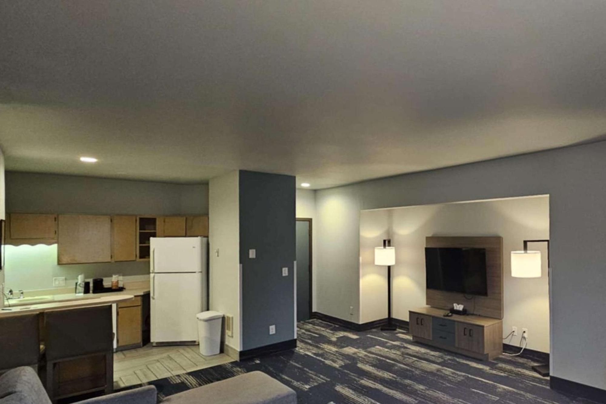 Edgewater Inn And Suites, Ascend Hotel Collection Кус-Бей Экстерьер фото