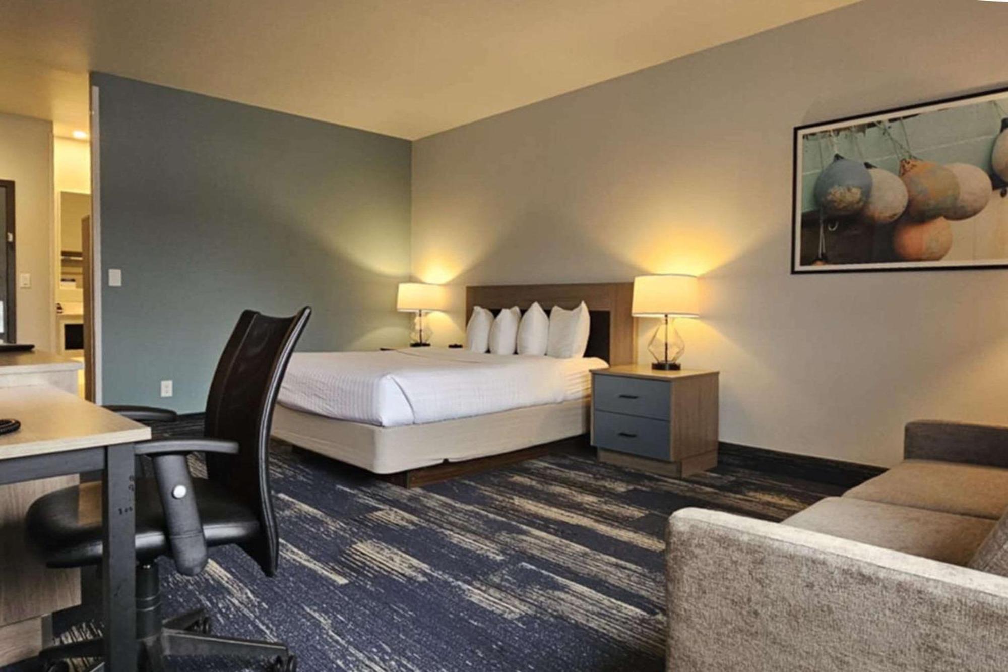 Edgewater Inn And Suites, Ascend Hotel Collection Кус-Бей Экстерьер фото