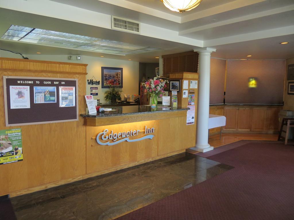 Edgewater Inn And Suites, Ascend Hotel Collection Кус-Бей Экстерьер фото